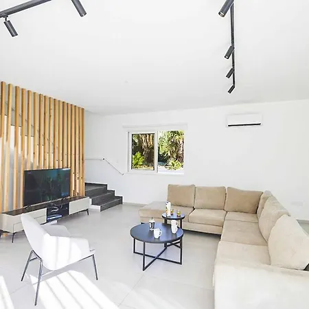 Nissi Kube Kb1 * Ayia Napa