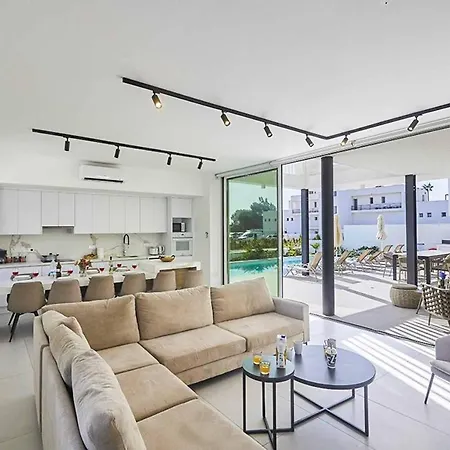 Nissi Kube Kb1 * Ayia Napa