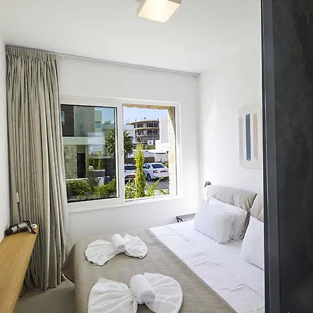 Willa Nissi Kube Kb1 Ajia Napa