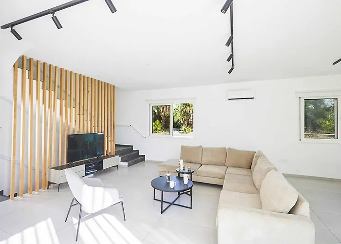 Nissi Kube Kb1 * Αγία Νάπα